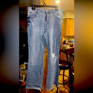 Women’s No Boundaries Jeans